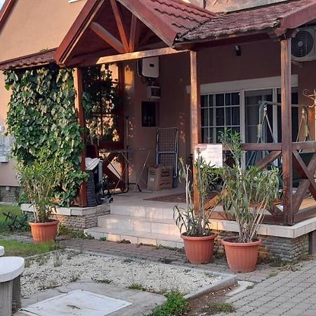 Lelle Lelke Apartmanház Apartman Balatonlelle Kültér fotó